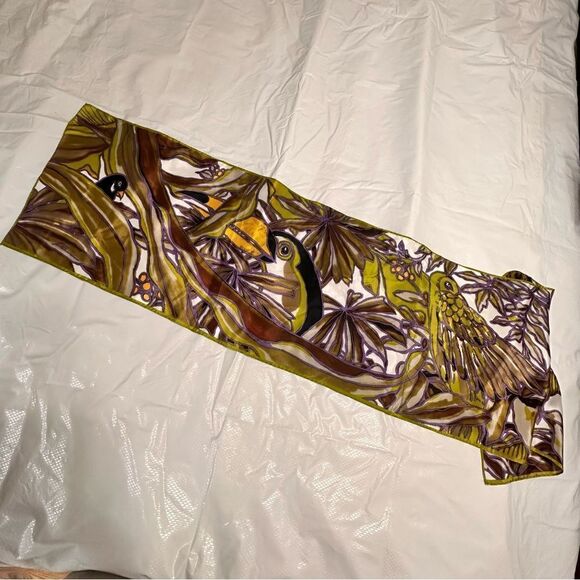 Vtg 80s Anne Klein for Vera Neumann Silk Tropical Birds Rectangular neck Scarf - Picture 5 of 10